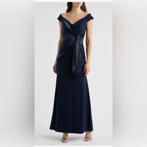 Eliza J Women's Navy Blue Mixed Media Off the Shoulder Gown Dress Size 6 $188